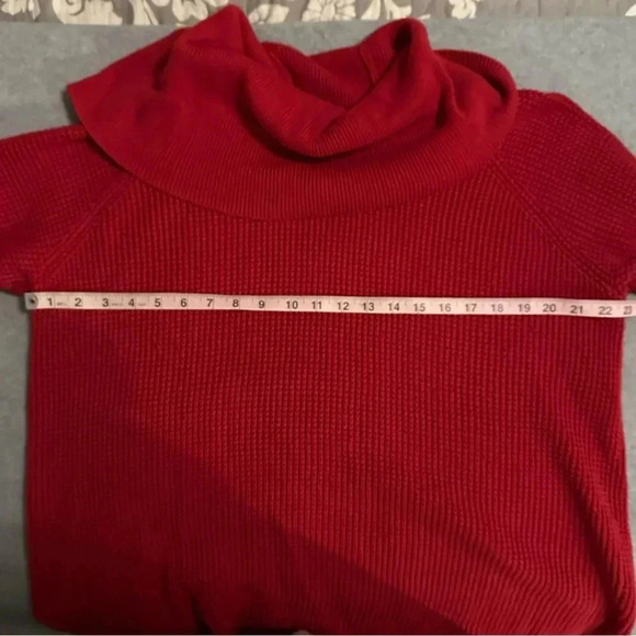 Michael Kors red cowl neck sweater size L - Picture 4 of 6
